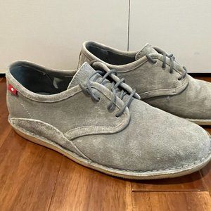 Oliberte Narivo, like new!